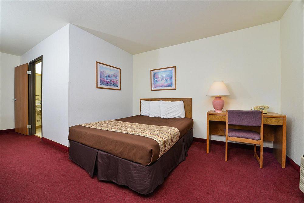 Americas Best Value Inn & Suites-Birch Run Exterior photo