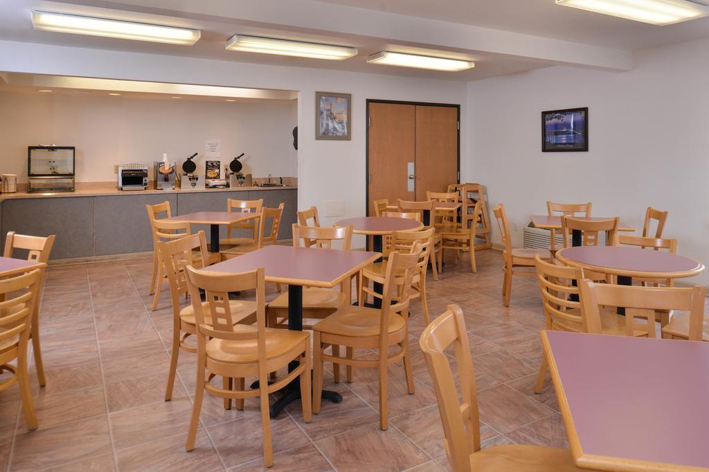 Americas Best Value Inn & Suites-Birch Run Exterior photo