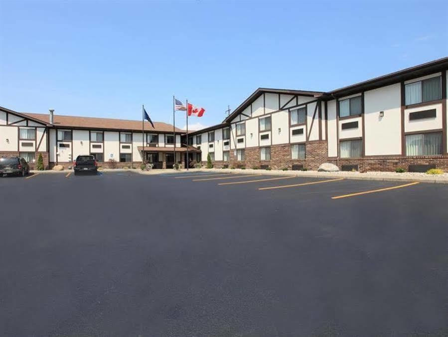 Americas Best Value Inn & Suites-Birch Run Exterior photo
